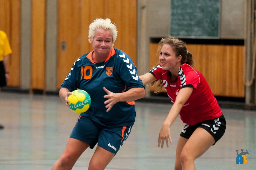TVR Damen lassen Punkte liegen | 24:34 (12:16)