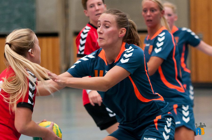 TVR Damen verlieren in Neuss