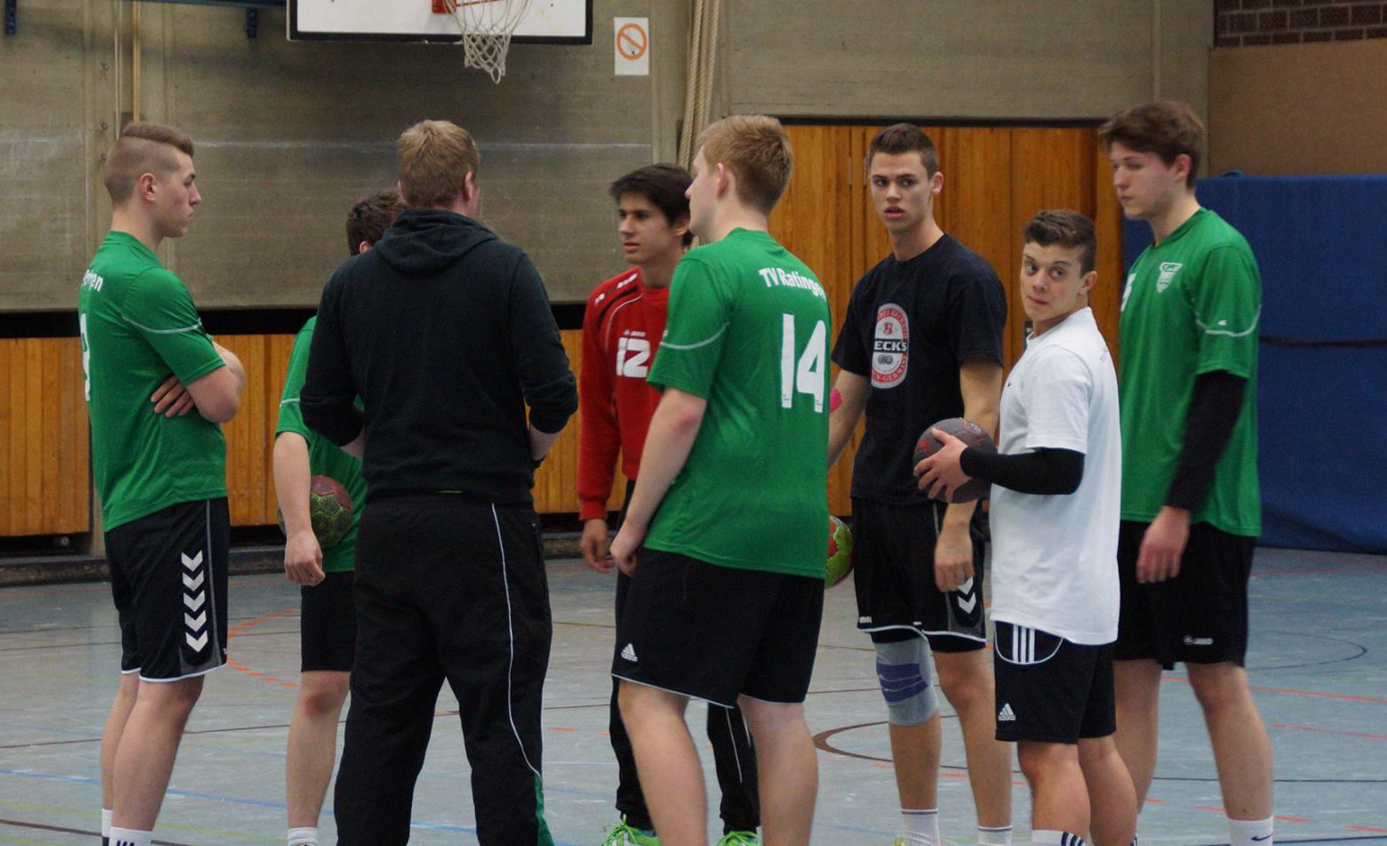 22 Minuten kein Gegentreffer: Abwehrbollwerk beim 33:14-Kantersieg der A-Jugend in Eller