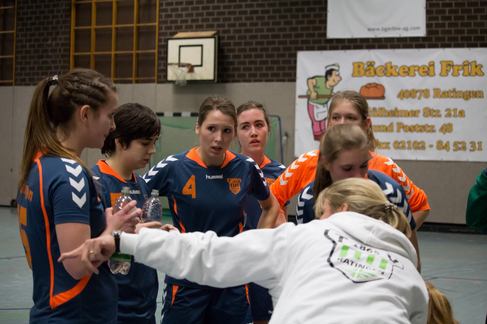 Nach ausgeglichener Halbzeit eins verlieren die Damen gegen Uerdingen mit 27:34