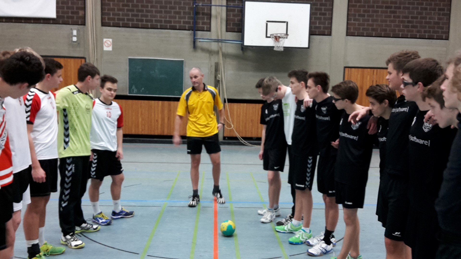 Spannung pur: Die B-Jugend übernimmt die Tabellenführung vom Neusser HV