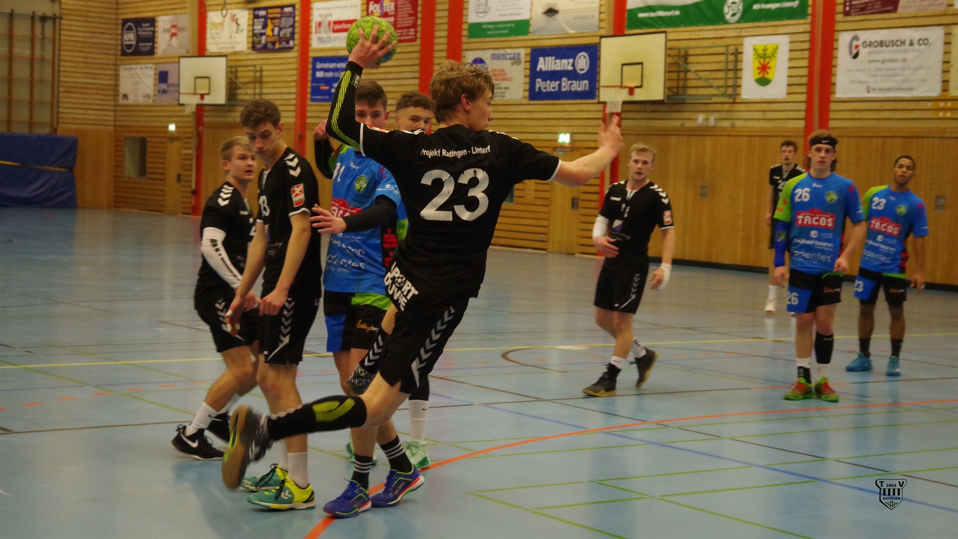 Silas Müskens liefert ein grandioses Spiel für die A1-Jugend in Burscheid und trifft insgesamt 14 Mal