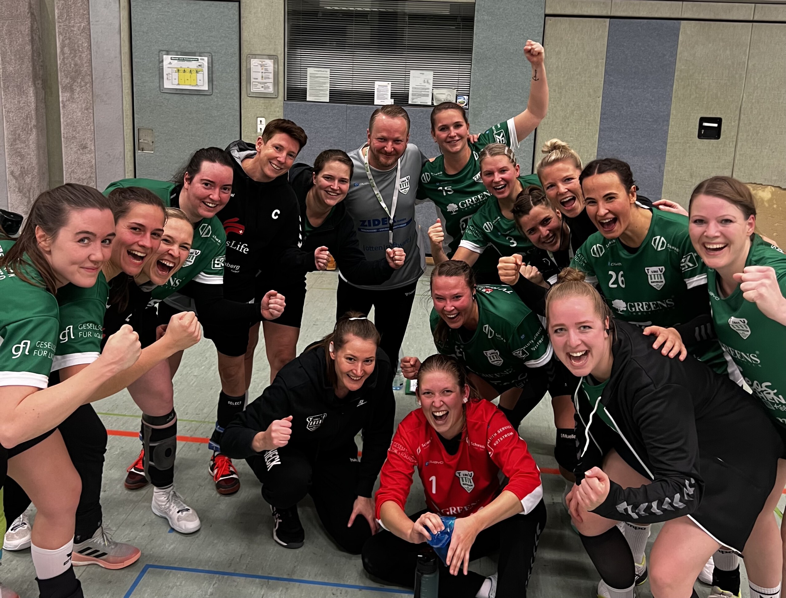 1. Damen gewinnen deutlich in Solingen