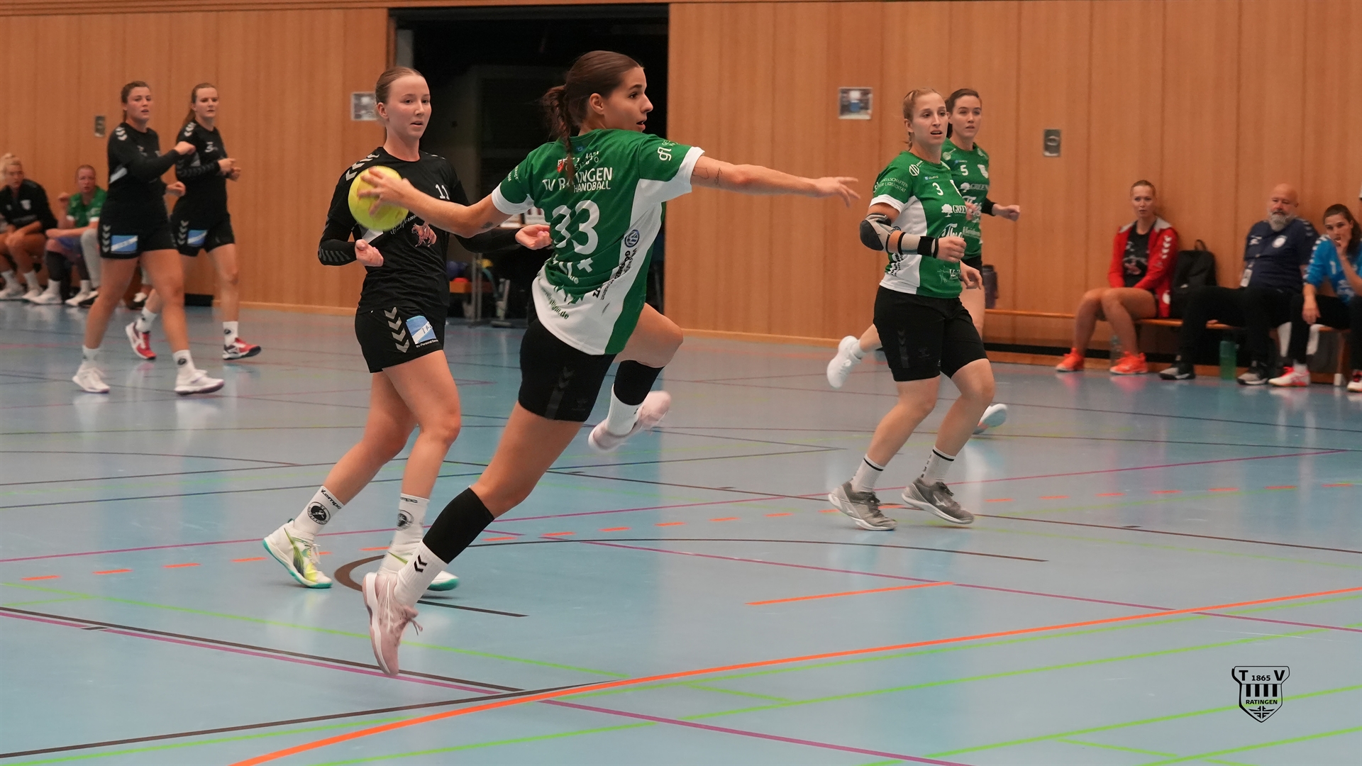 1. Damen  holt ersten beiden Punkte gegen SV Wipperfürth